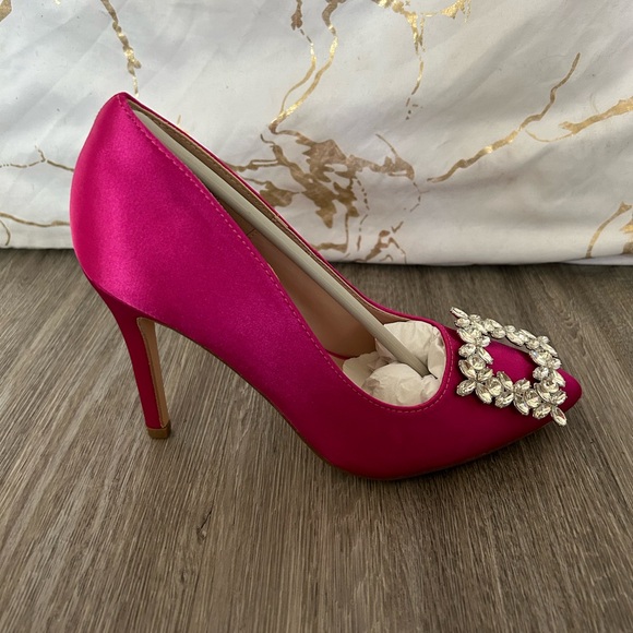 DREAM PAIRS Rose Red Rhinestone Heels! - Picture 3 of 5